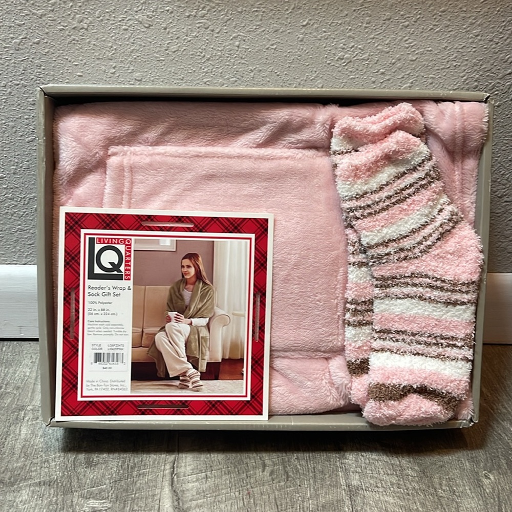 New Living Quarters Fleece Wrap & Sock Gift Set